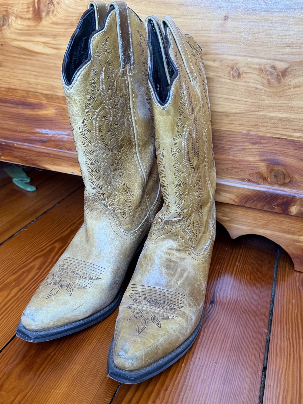 Tan Embroidered Western Cowboy Boots